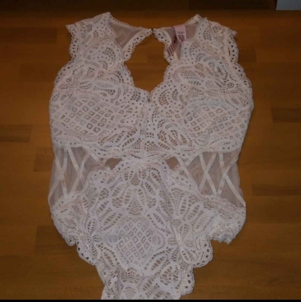 NWOT Victoria's Secret off white bodysuit